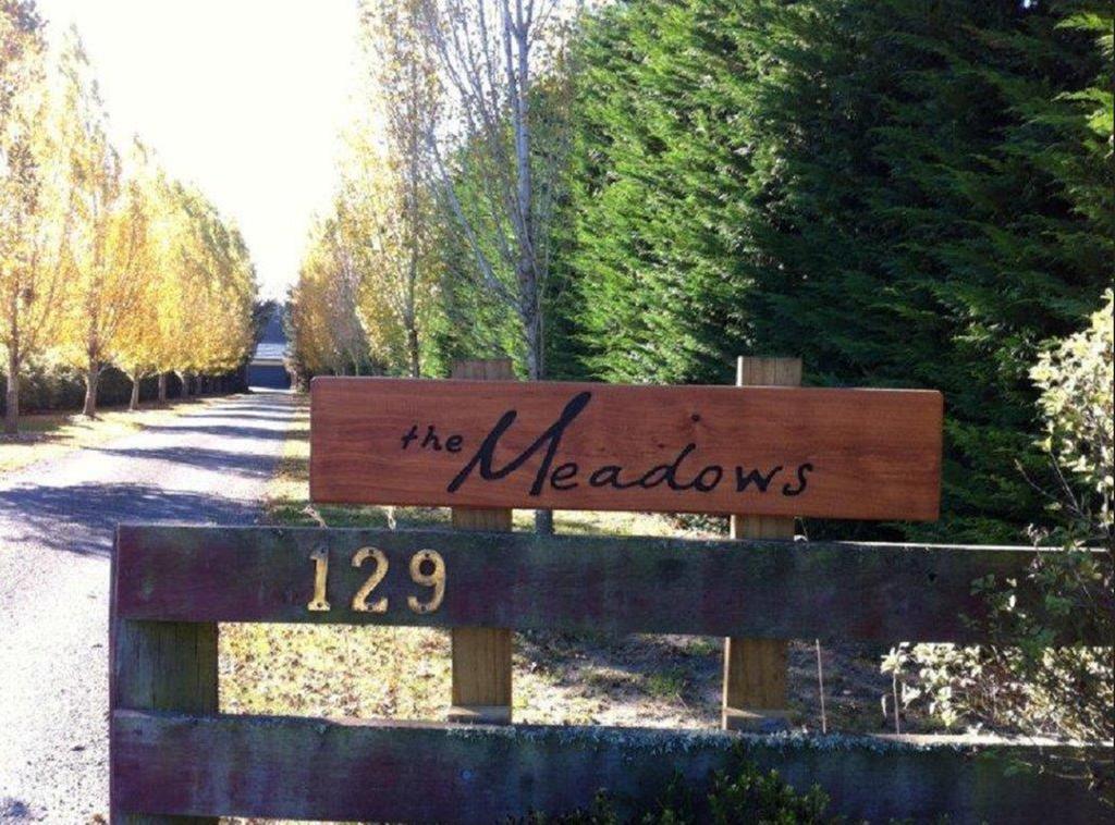 The Meadows Villa ไครสต์เชิร์ช ภายนอก รูปภาพ