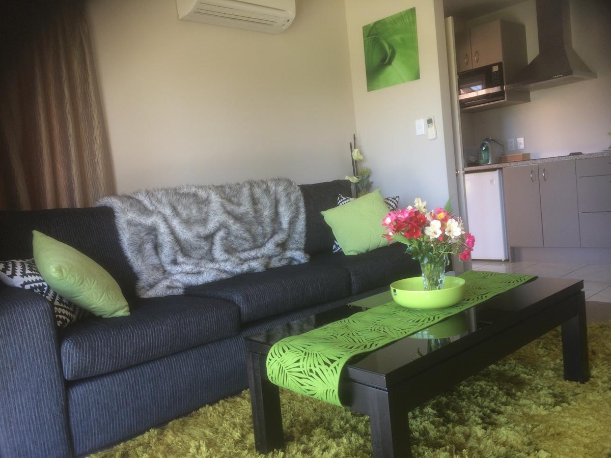 The Meadows Villa ไครสต์เชิร์ช ภายนอก รูปภาพ