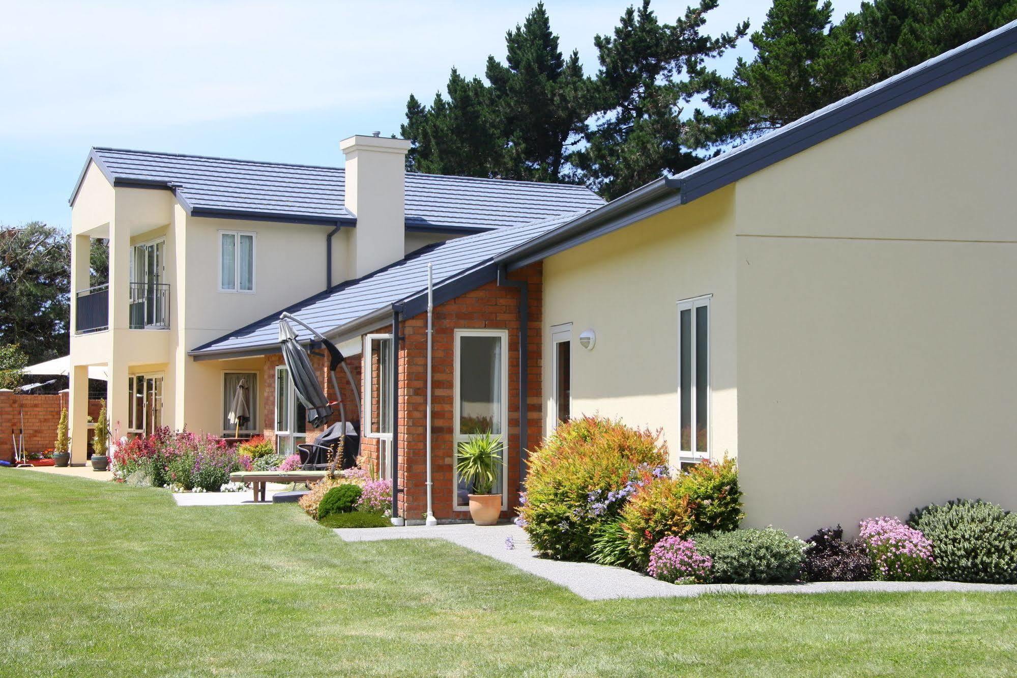The Meadows Villa ไครสต์เชิร์ช ภายนอก รูปภาพ